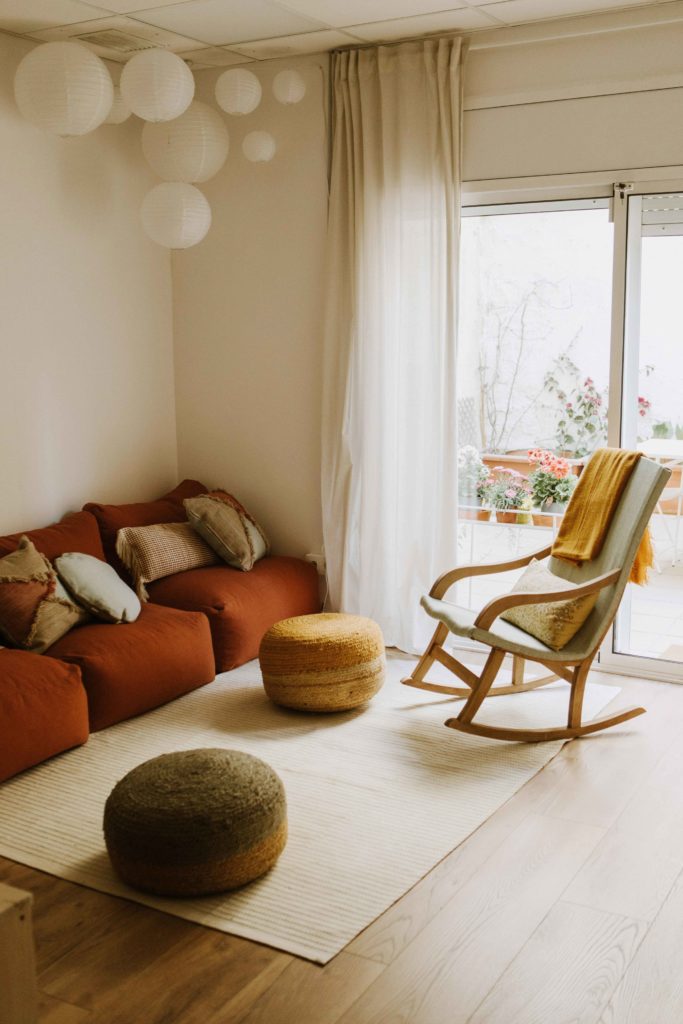 Sala Creació, un dels espais d'Alenar, centre de ioga i creativitat a Vilanova i la Geltrú